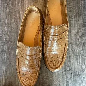 The Office of Angela Scott - Ms. Charlotte Loafer